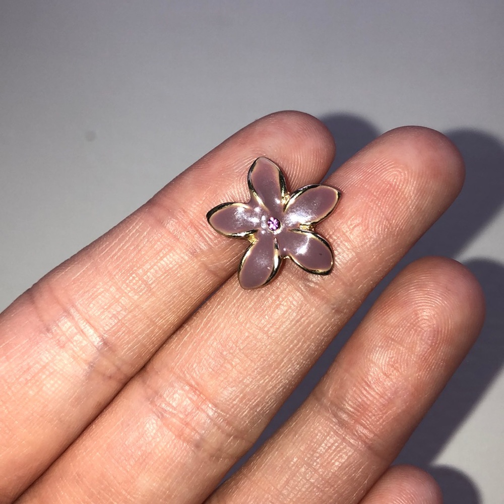 Purple flower stud earrings 🌸💟 - Picture 3 of 5
